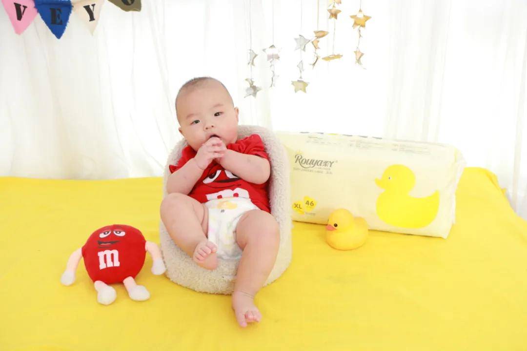 饮食|8岁男孩因腹痛不止入院!这些“儿童零食”,别再给孩子吃了!