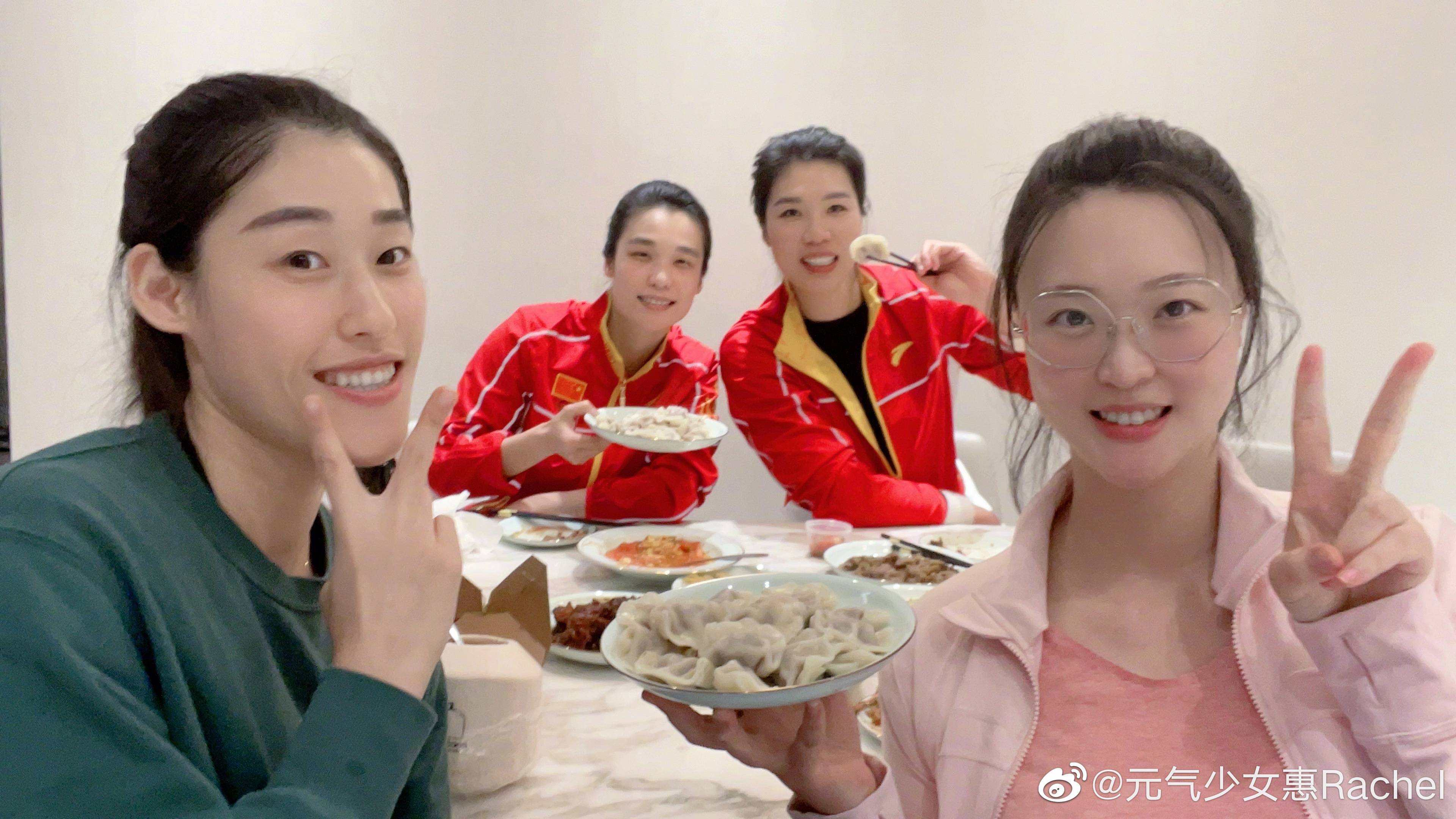 原创张常宁术后恢复快里约奥运6人重聚4人聚餐惠若琪女儿惹人爱