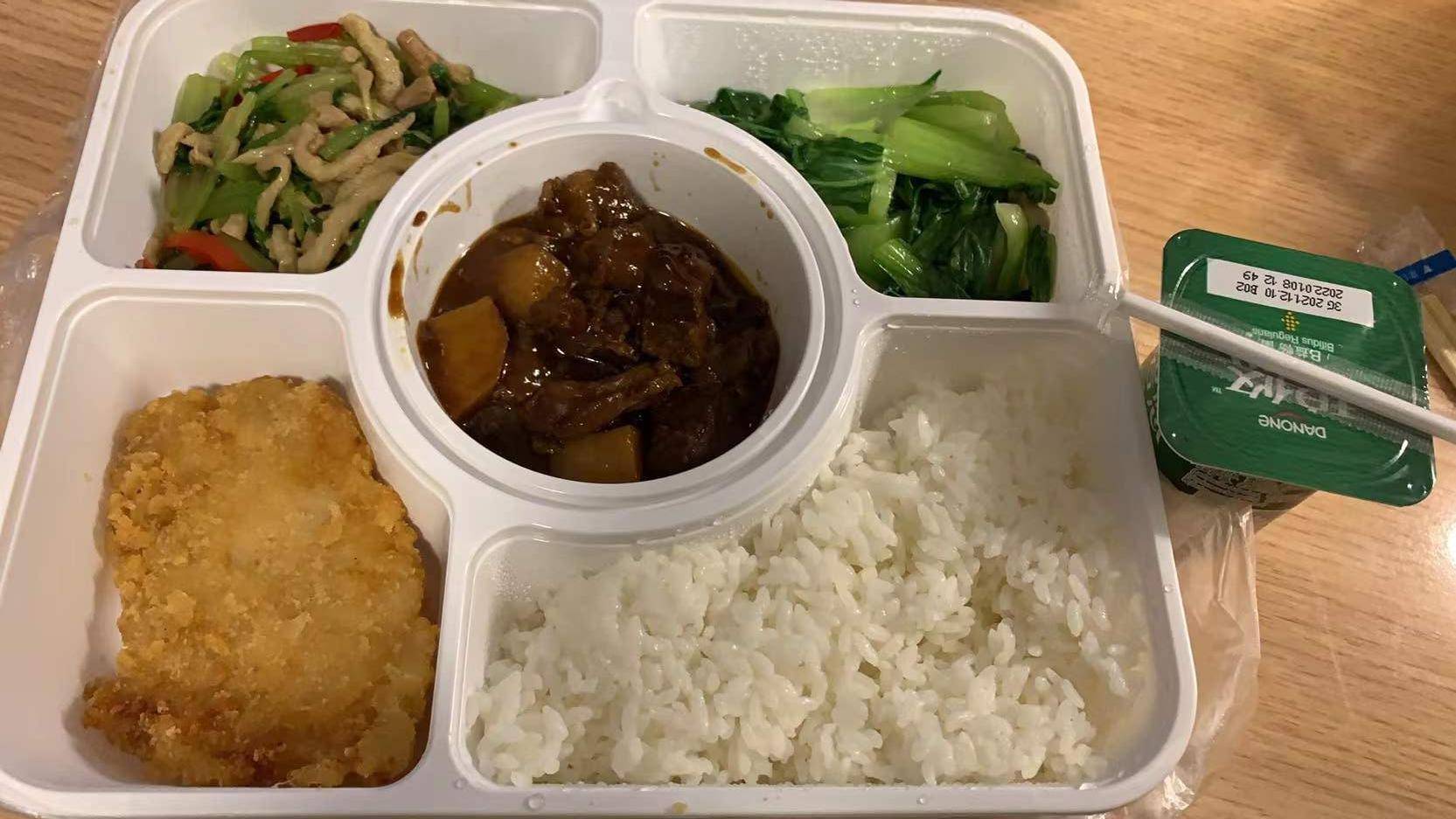 包子|我在上海被隔离，隔离餐有烤鸭，红烧肉，油焖大虾，每天不带重样