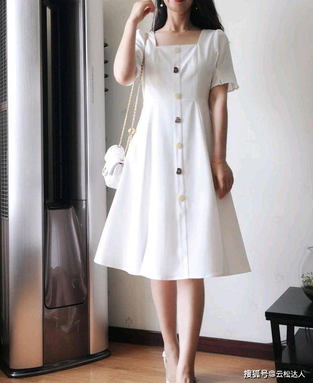 设计 40岁的女人已经不再年轻，但可以很优雅，会穿衣搭配很关键