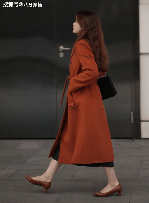 牛油果 冬天不要老穿黑白灰了，这几种颜色甜美温柔又显白，减龄又时髦