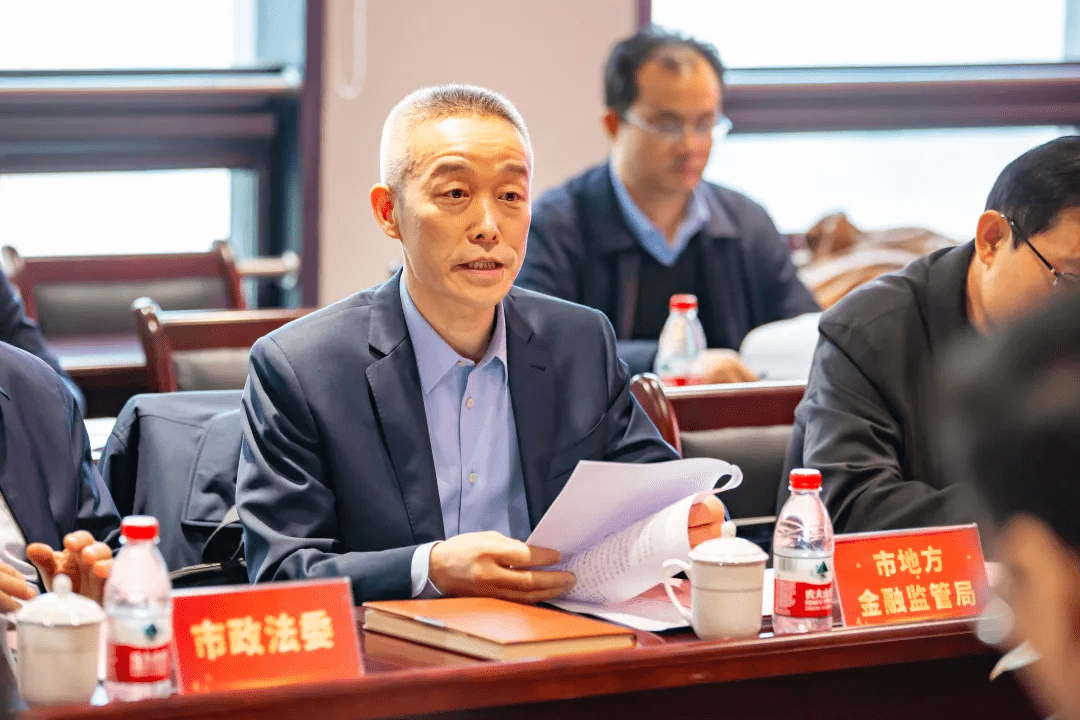 监管局副局长郦弘,市司法局副局长陈其军及市中院执行局副局长邢景明