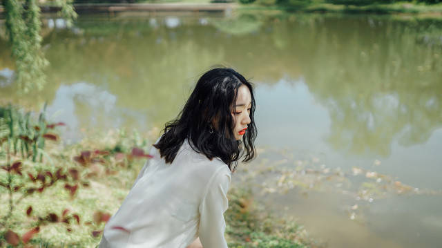 一个40岁女人的口述:离婚后找了个小男朋友 前夫吃醋了