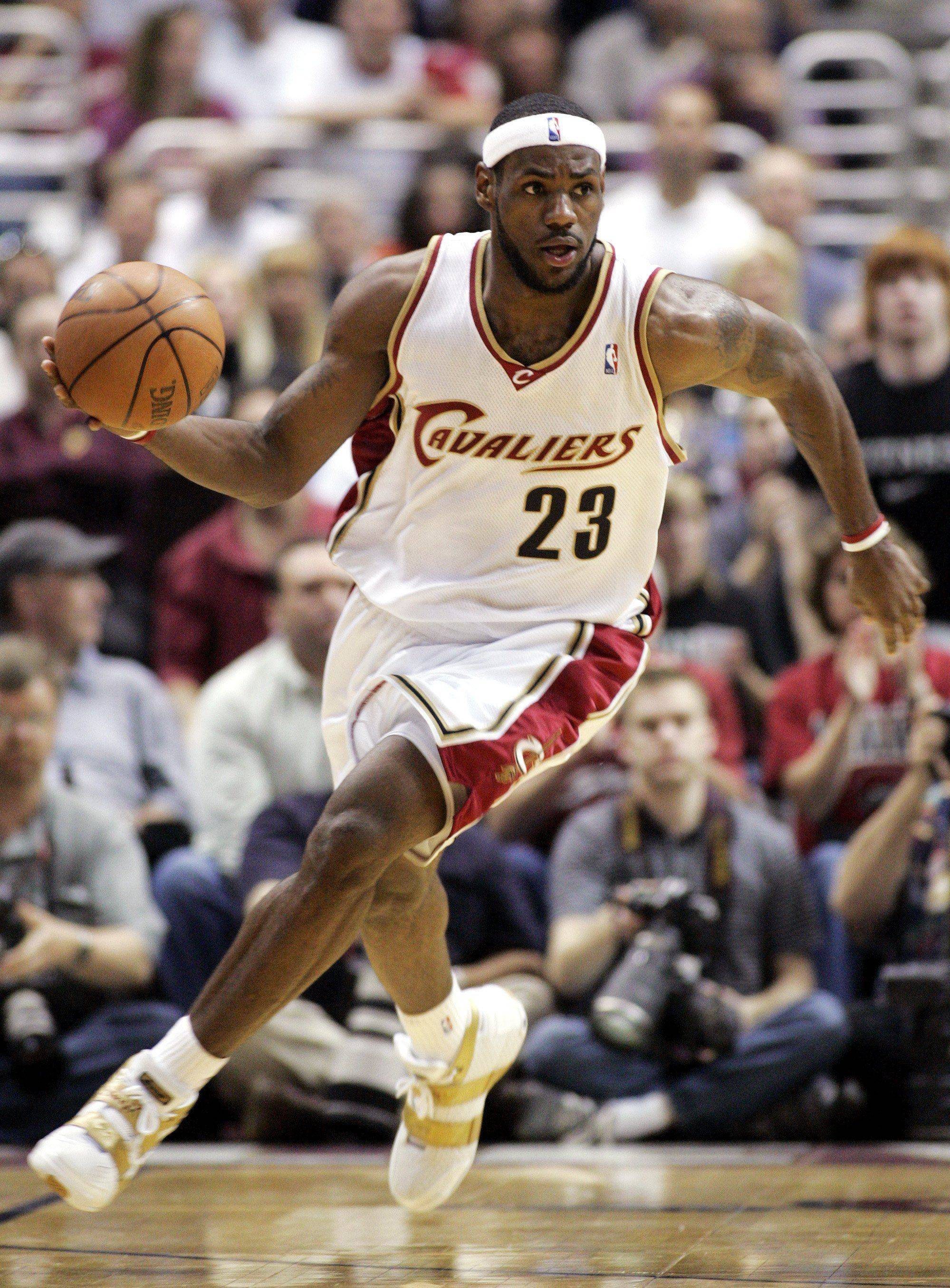 原创nba球星球衣号码含义姚明秀恩爱老詹换号成笑谈91号啥寓意