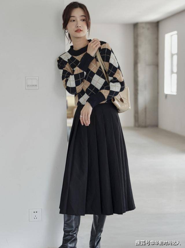 设计 如何把“毛衣”穿出法式气质感?教你4组搭配思路,时髦整个冬天