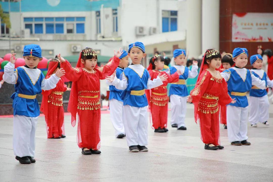 小碧|小小少年世界环游记 | UN Parade and Game Booth