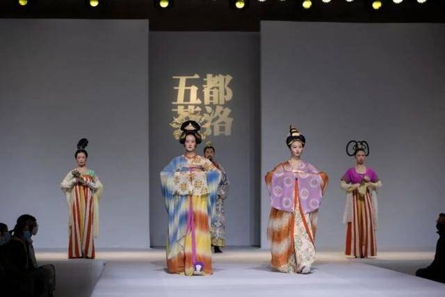 亮点|四大亮点重启文化“哲”旅，《万里走单骑》第二季首播引全网热议