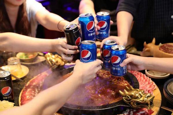 什么|聚餐如何调动氛围?来点百事可乐,绝对的“汽”氛担当