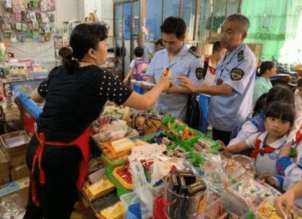 活动|又一童年回忆消失了,中小学不再提供这项服务,家长直言早该如此