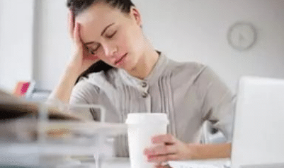 毒素|肝胆医生提醒:肝不好,晨起会有4种表现,若一个不占,肝还健康