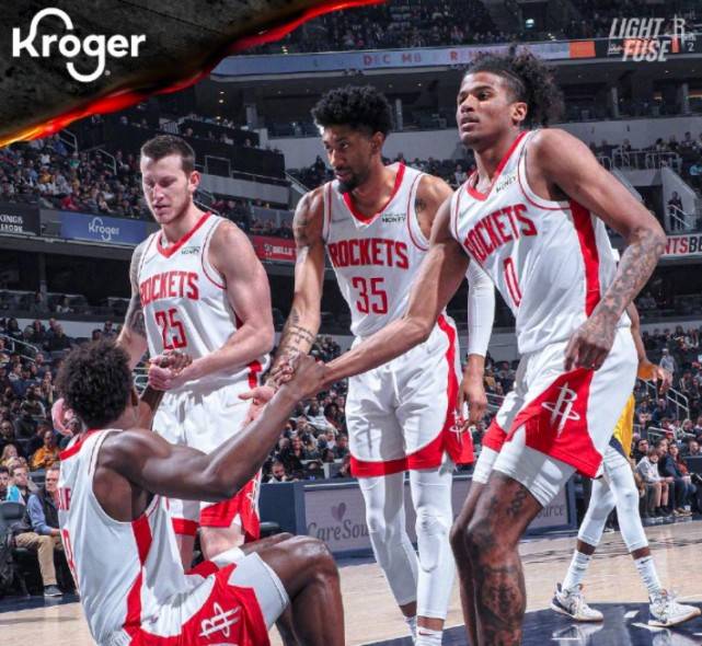 步行者|NBA-三分6中4！火箭榜眼复出便爆发，内线失守陷被动，伍德15分