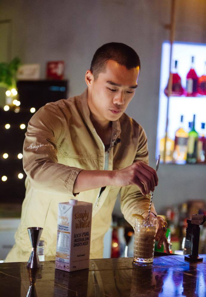 耿斯汉人设翻车,金莎发文看破不说破!_节目_女儿_欣灵