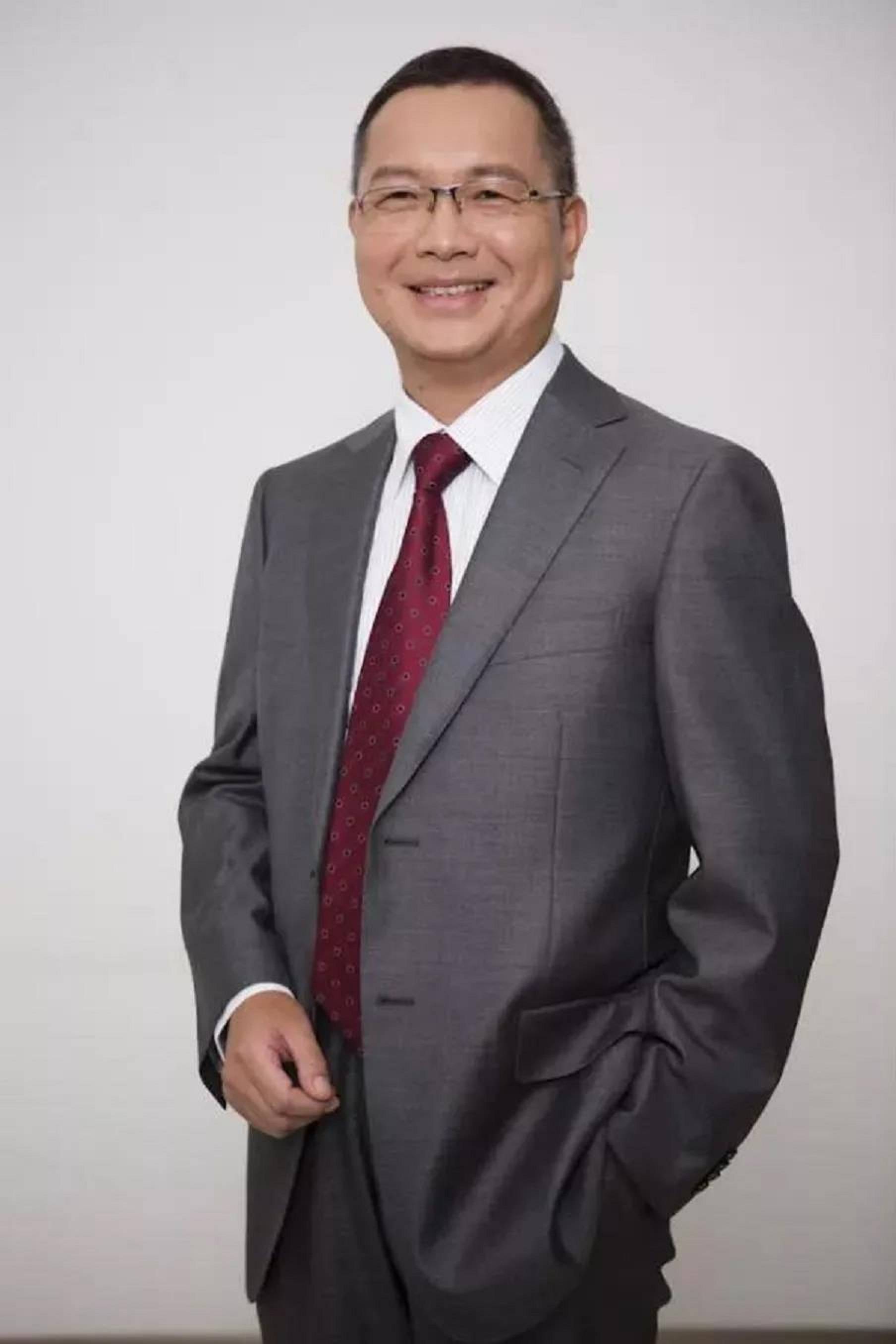 龙海商界一号人物14岁上大学创750亿帝国登顶漳州首富