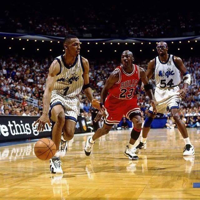 乔丹对阵首位接班人哈达威对比21次交手数据才知道姜是老的辣