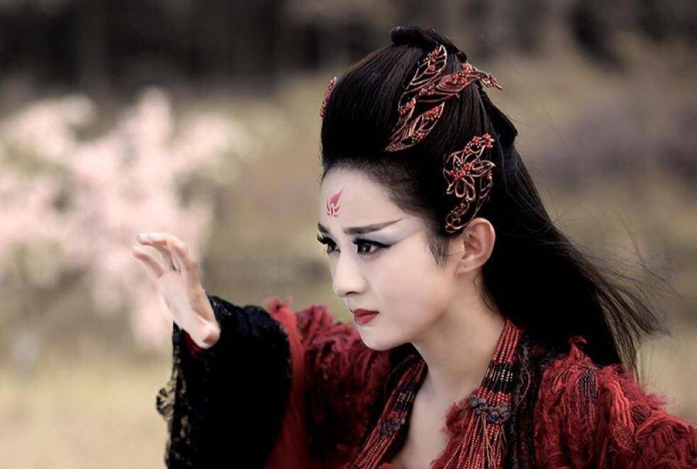 因为|十大绝美反派女boss，黑化不靠烟熏妆，又飒又坏就问你怕不怕