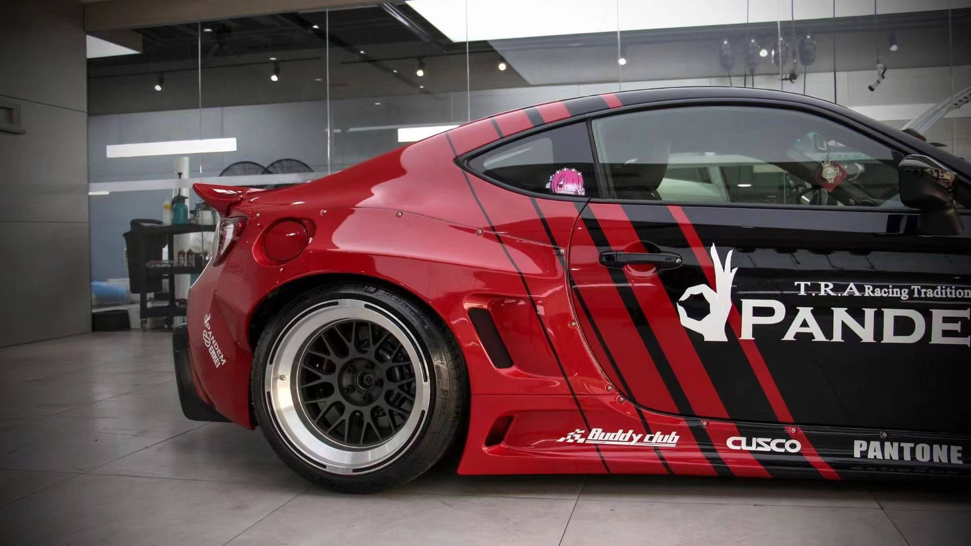 阿呆车服漆面改色膜丰田86经典红与黑拼接