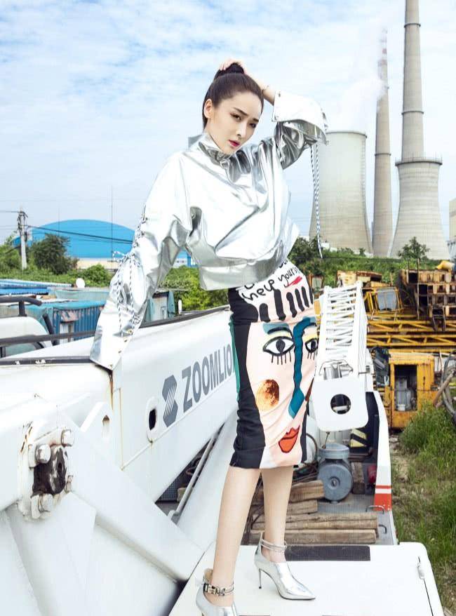 李曼真是可盐可甜,一展清新甜美气息,31岁依然充斥着少女感!