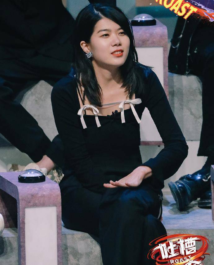 黄奕|伊能静批写稿的人请学会尊重女性，《吐槽大会》遮羞布终于被扯下