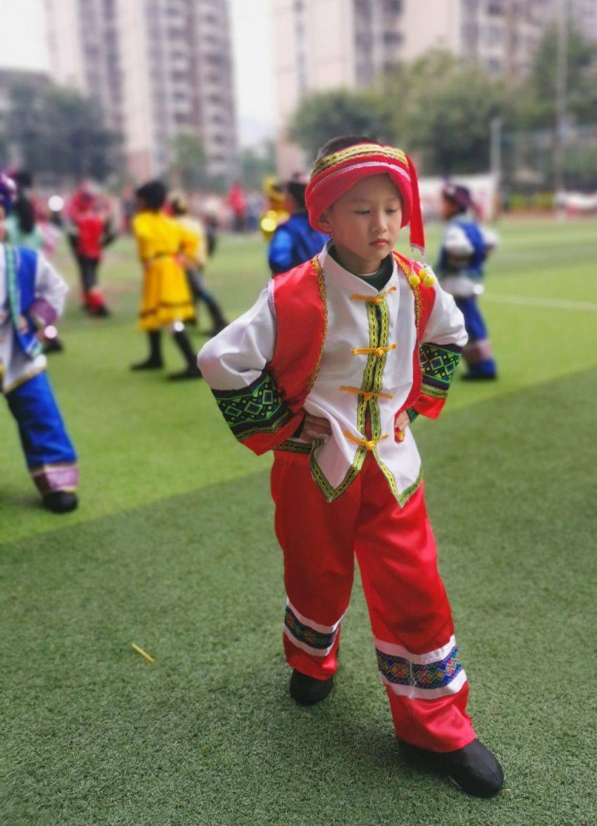 步伐|福州市融侨小学：超萌超酷！体艺节开幕式燃爆