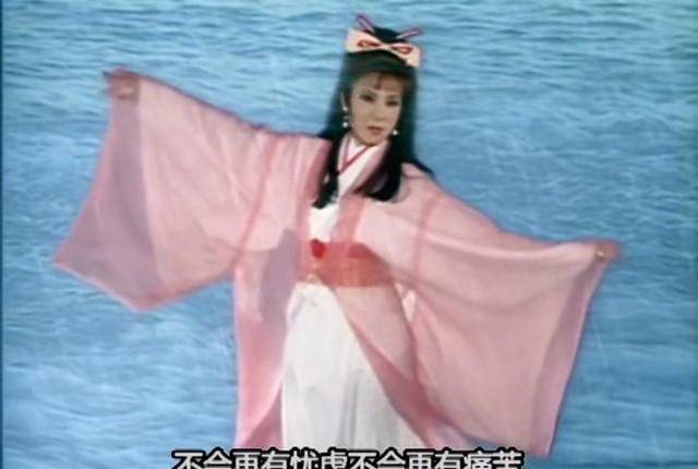 西门|被全网骂了二十多年的西门大妈，与男神演亲密戏，黯然退圈之谜