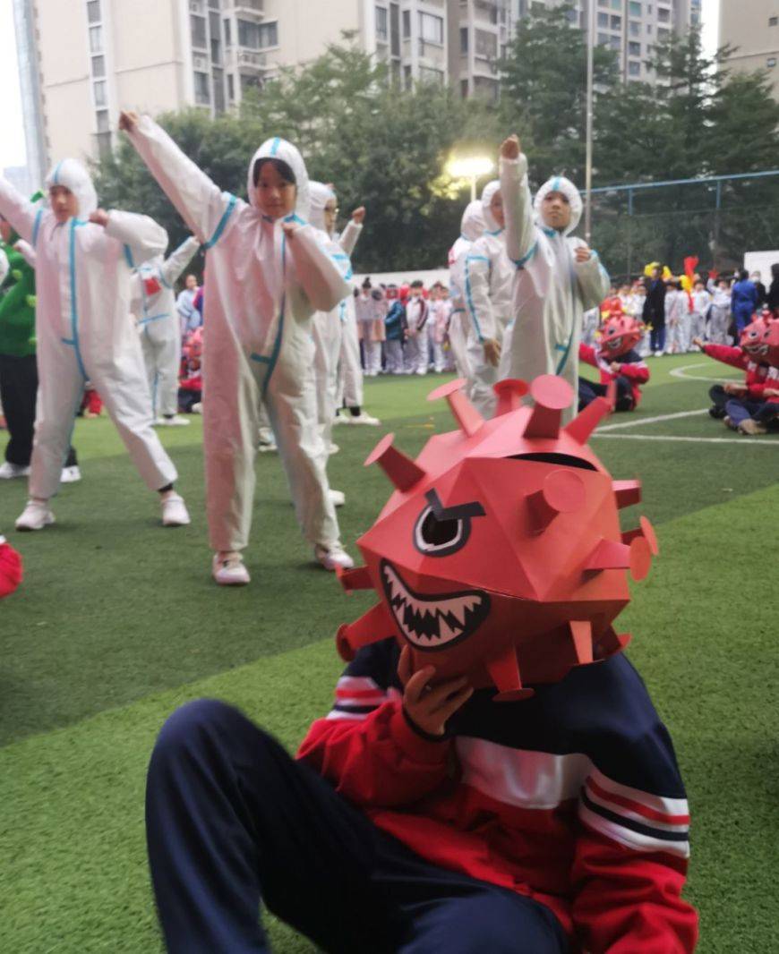 步伐|福州市融侨小学：超萌超酷！体艺节开幕式燃爆