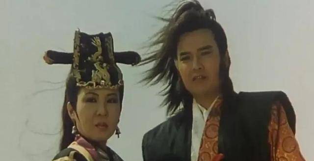 西门|被全网骂了二十多年的西门大妈，与男神演亲密戏，黯然退圈之谜