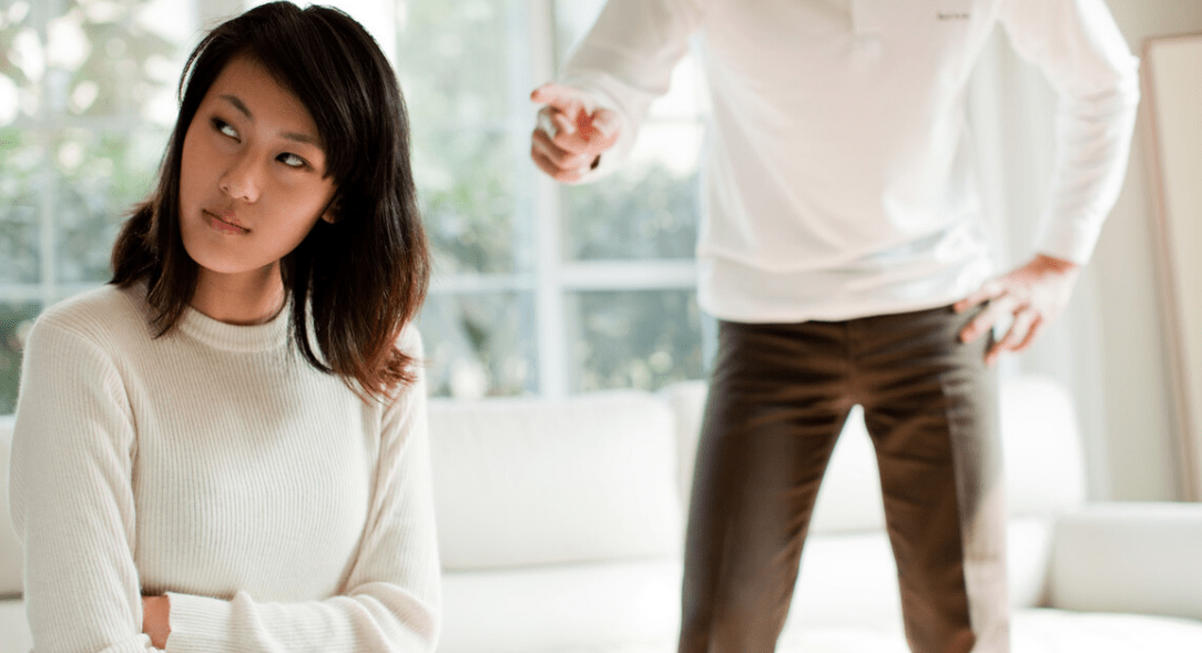 什么|出差回来,妻子却不给洗澡,妻子:你不脏,我:离婚,脏的是你