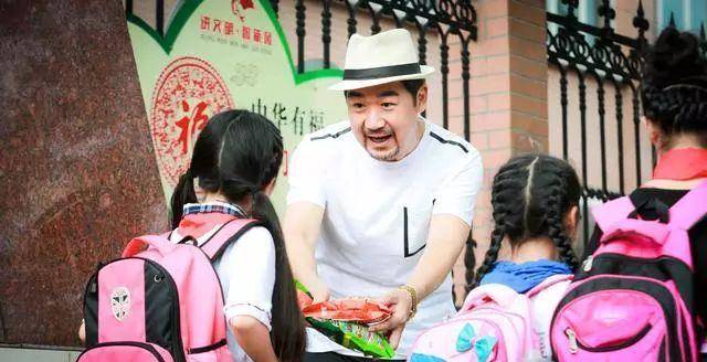 生活|【2月6日初二】《我的亲爹和后爸》一个儿子两个爸|点播推荐