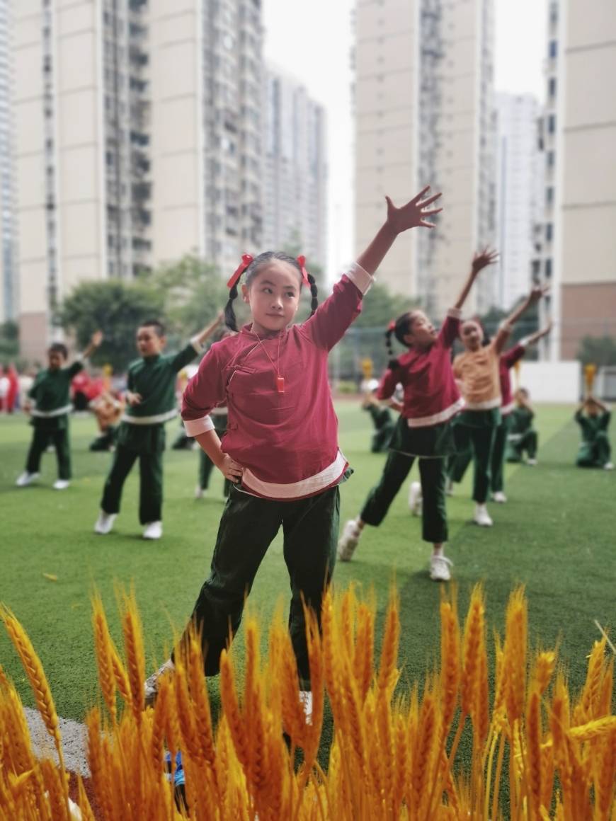 步伐|福州市融侨小学：超萌超酷！体艺节开幕式燃爆