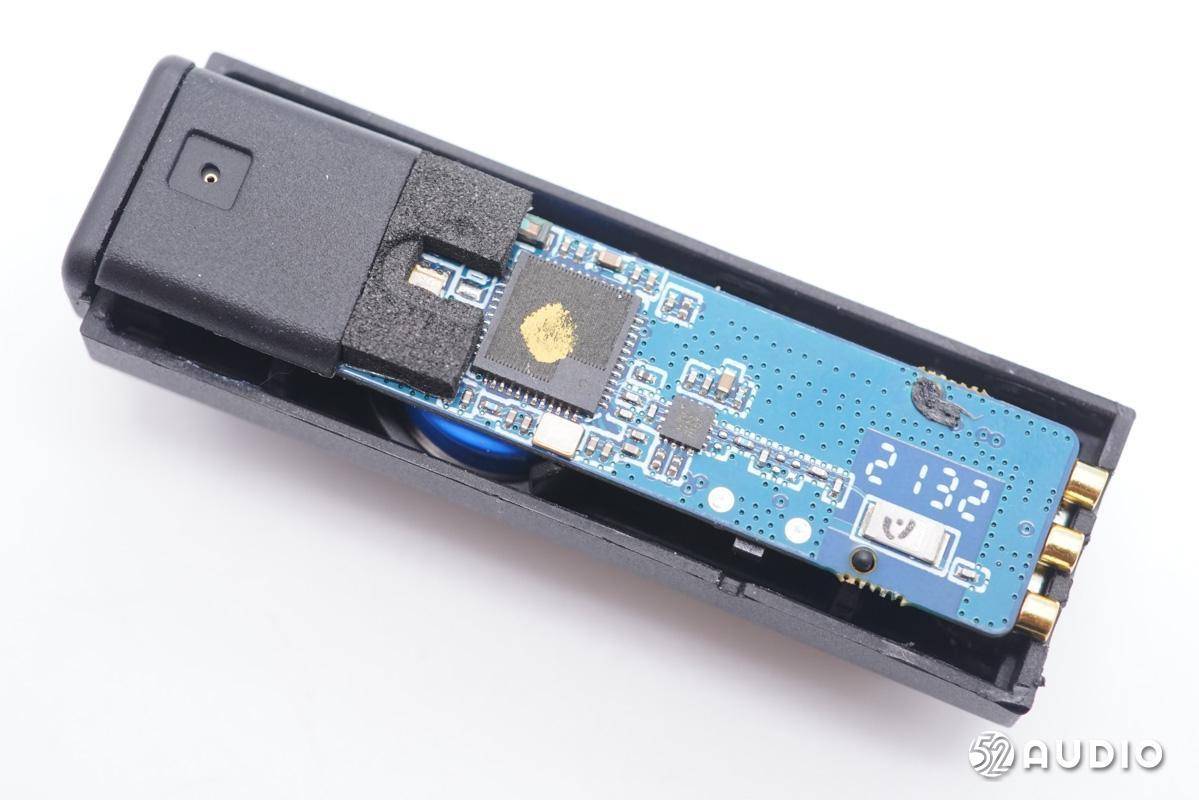 产品|采用njoinic英集芯IP5303的移动电源IC，威麦科技麦克风开箱拆解报告