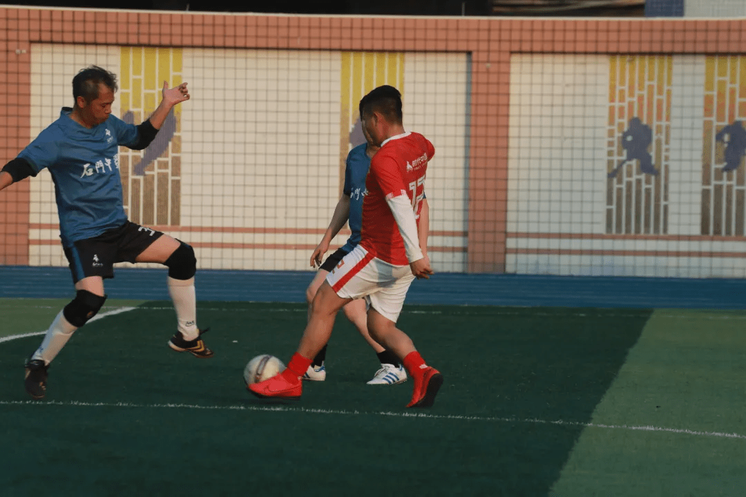 以球会友,共促发展——石门中学vs时代中国_比赛_友谊赛_足球场