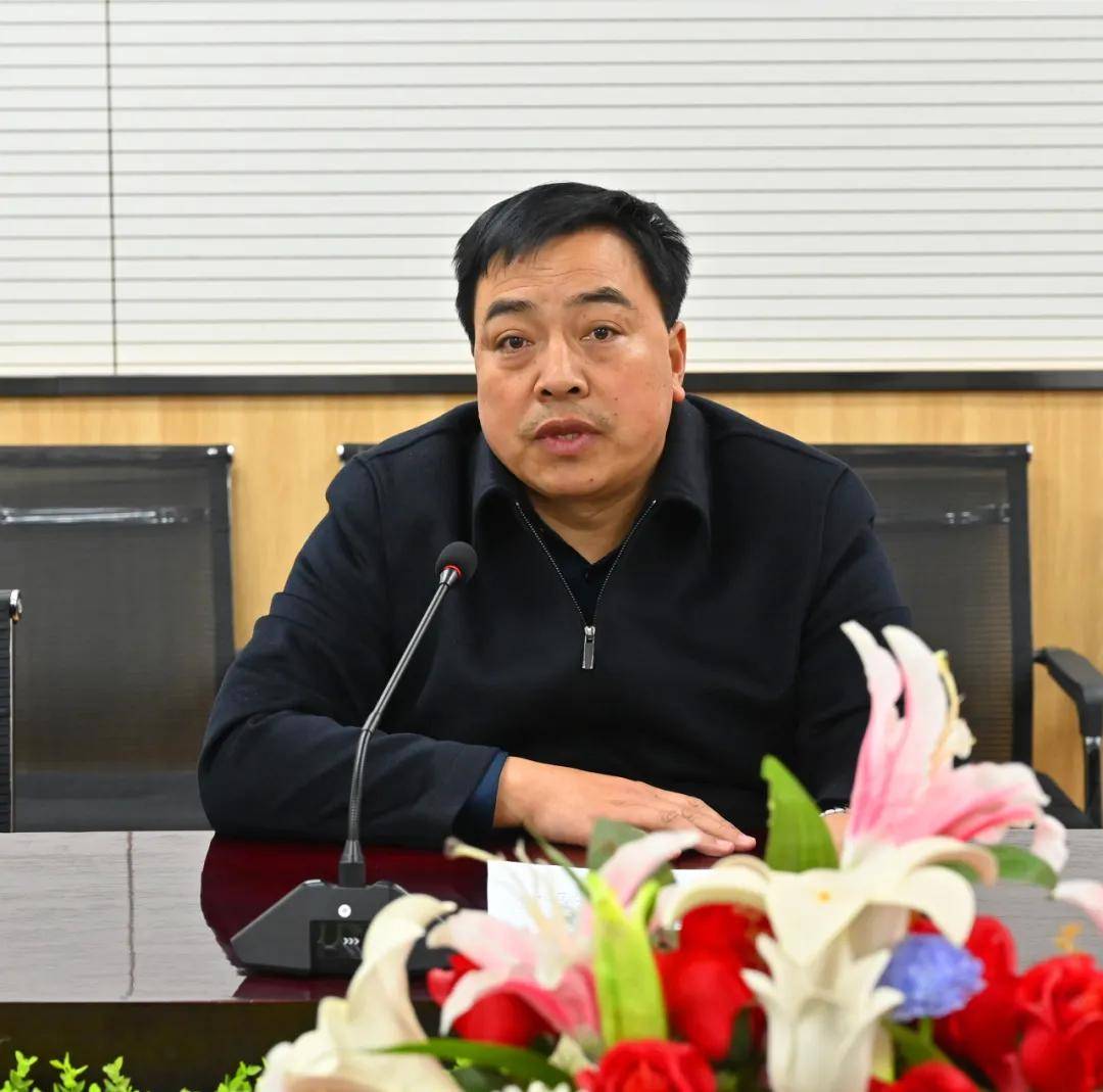 王希海老师,23岁时为了照顾因脑出血成为植物人的父亲,不仅放弃了出国