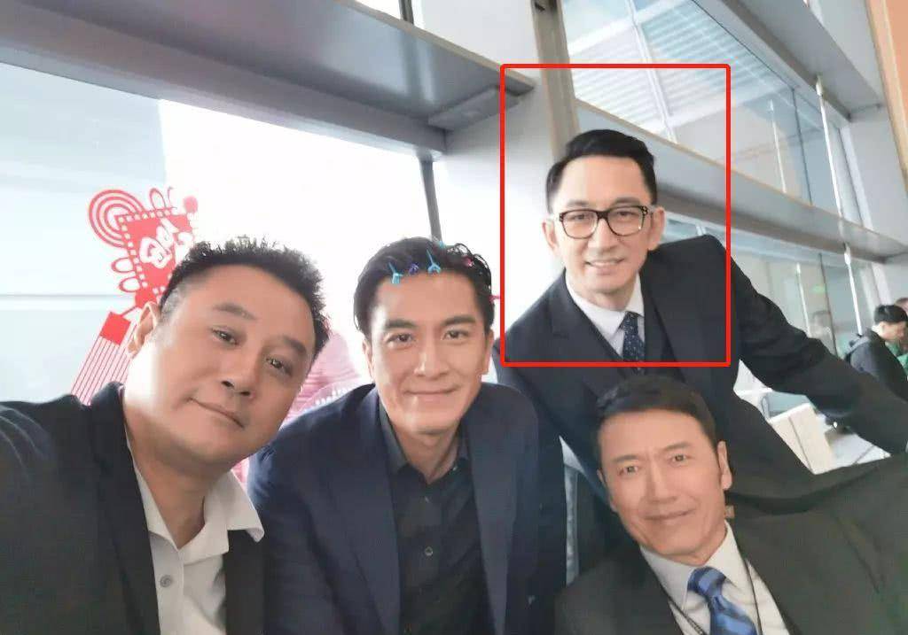 脸部娱乐圈全体女明星都得跪服，52岁比同框的25岁小鲜肉还嫩！