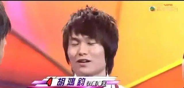 因为女网红公开整容全过程，削骨磨腮后需插喉放血，隆鼻导致嗅觉失常