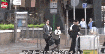 脸部娱乐圈全体女明星都得跪服，52岁比同框的25岁小鲜肉还嫩！