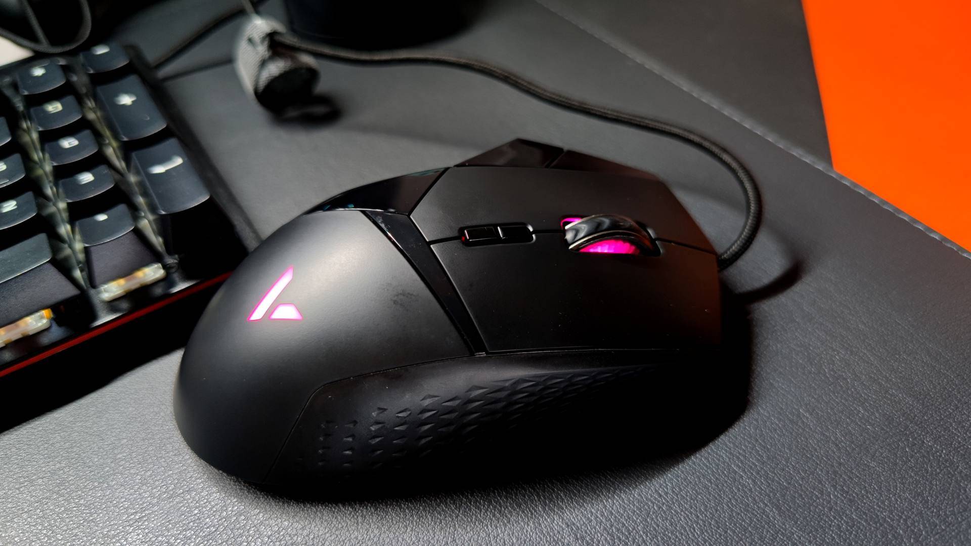 还记得这款高端旗舰雷柏vt900游戏鼠标吗