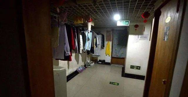 什么为了做咨询师，我睡了3个月地下室...