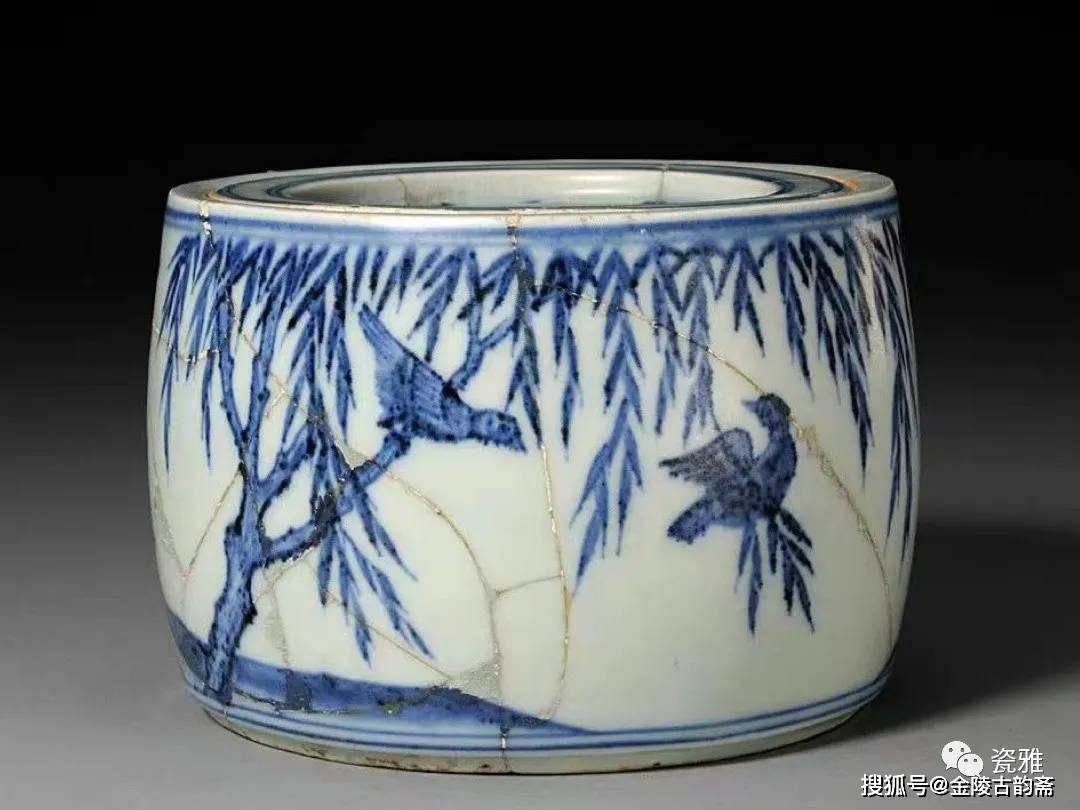古びた蔵『明 宣徳年製 陶磁器 青花鳳鳥花卉紋蟋蟀罐』陶芸 染付 置物