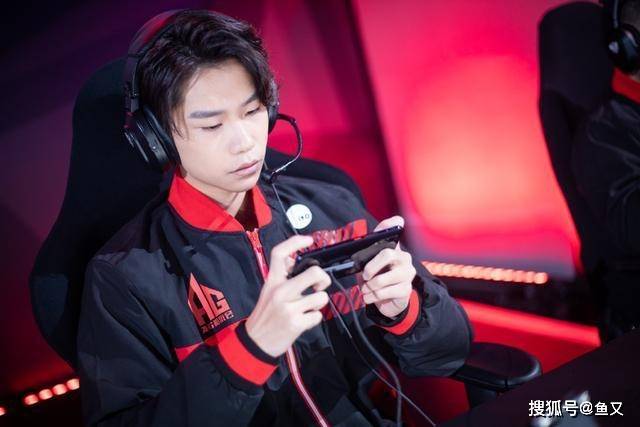 ag超玩会蓝柚重新连接两年了该回家了初晨的地位受到挑战