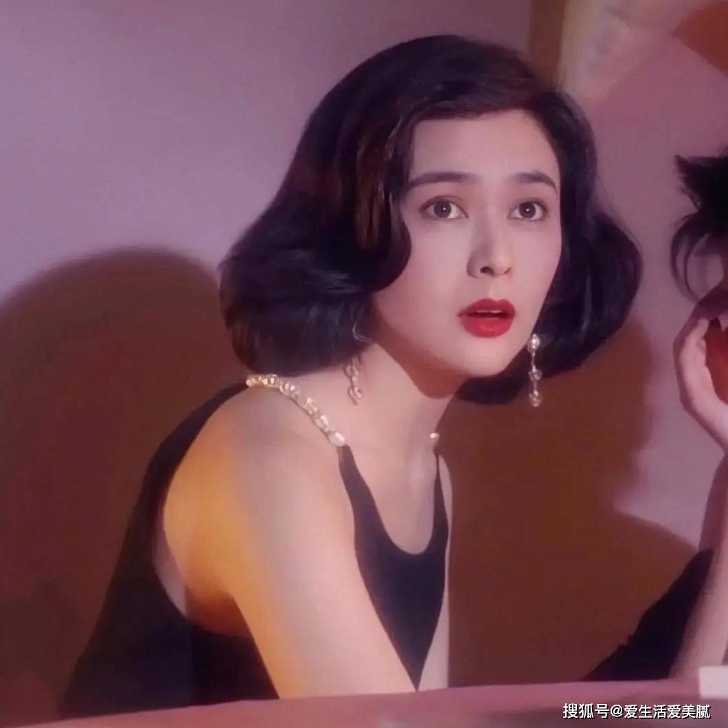 Vuitton嘉宜老师小课堂：一出道就“碰瓷”张柏芝的95年小花凭什么成为新一代内娱颜霸