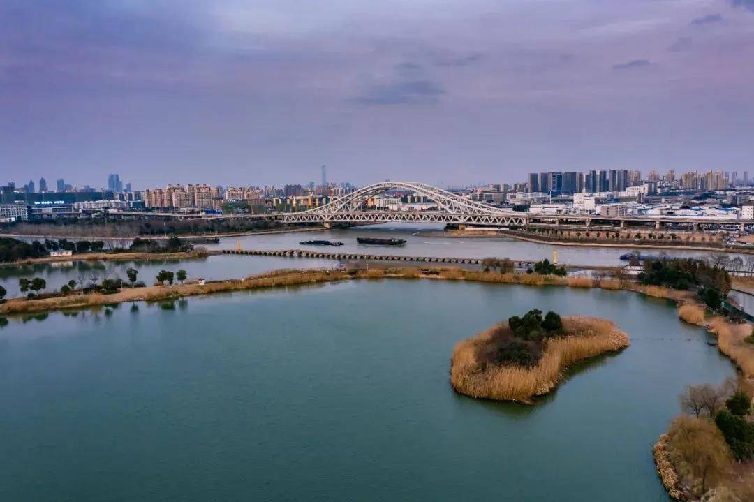 双头版人民日报苏州日报聚焦吴中最美河湖