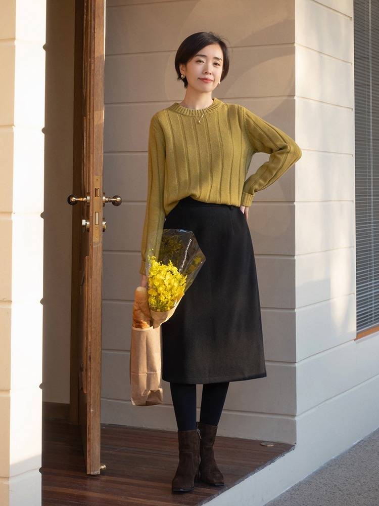 下半身 “毛衣”这样穿才叫高级时髦,简约利落又有气质,普通人也能驾驭