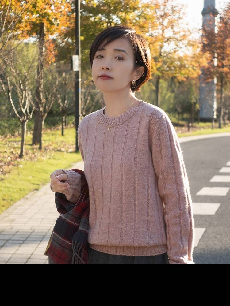 下半身 “毛衣”这样穿才叫高级时髦,简约利落又有气质,普通人也能驾驭