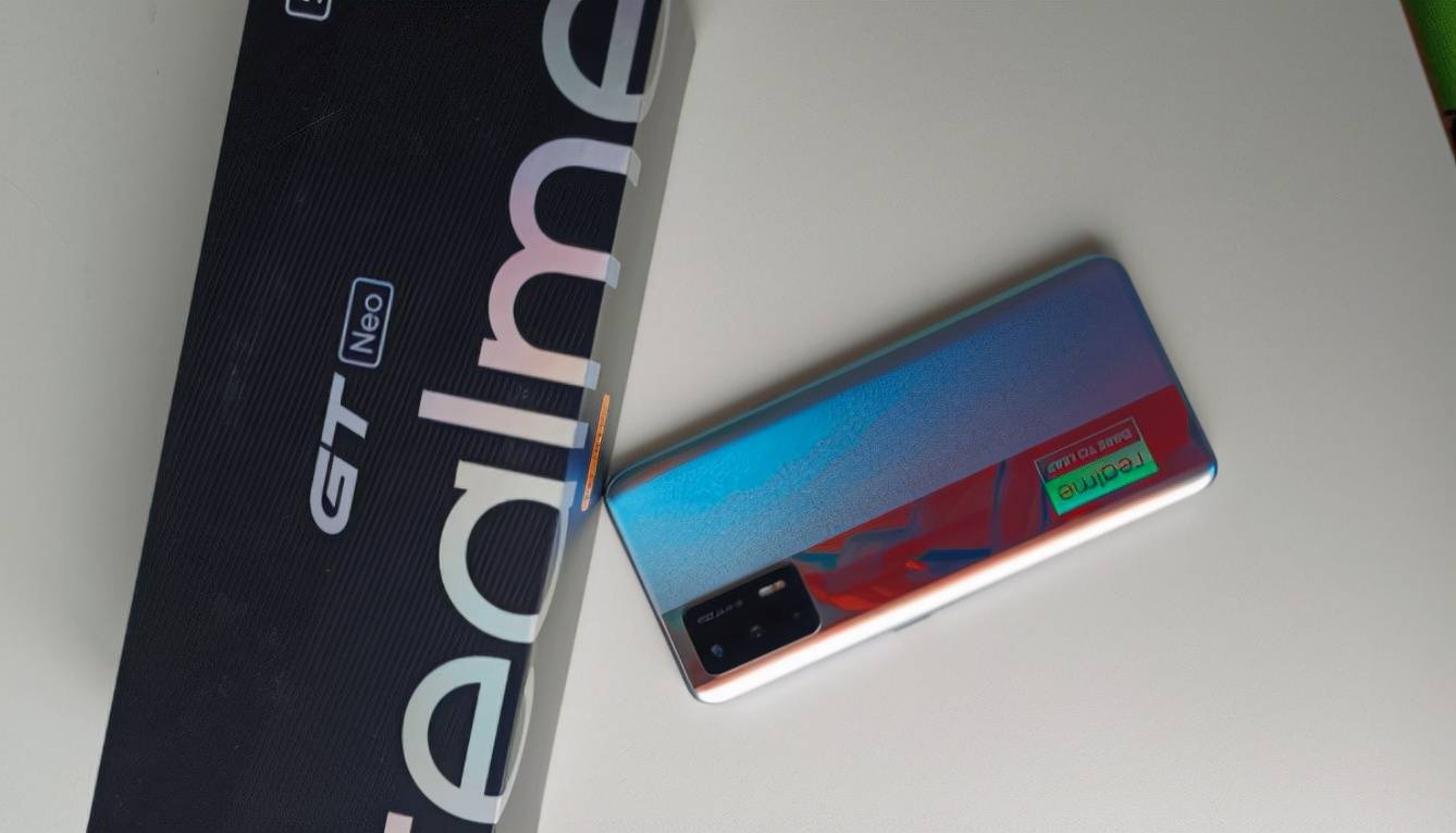 配置全能价格亲民realmegtneo闪速版值得一看