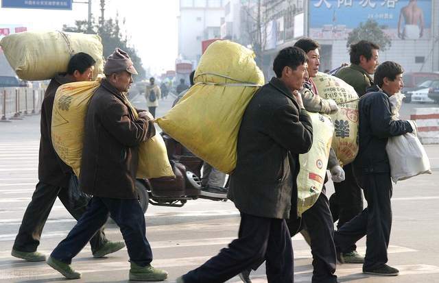 双节期间坐火车回家的工人要注意这些要求