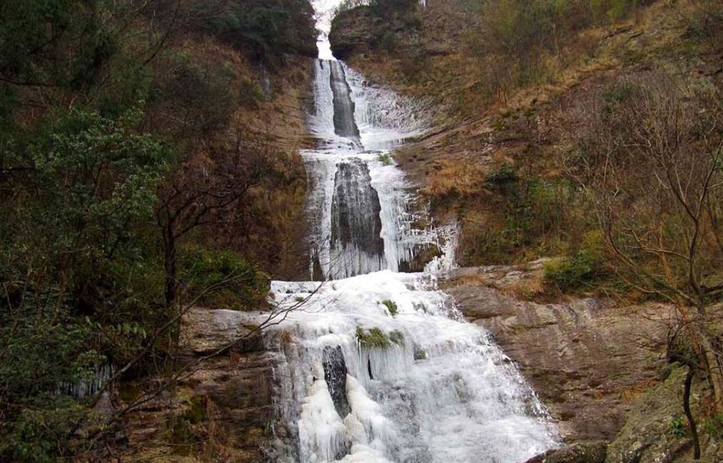 极寒天气赏冰雪，宁波四道冰瀑，第一处最近，并且免费