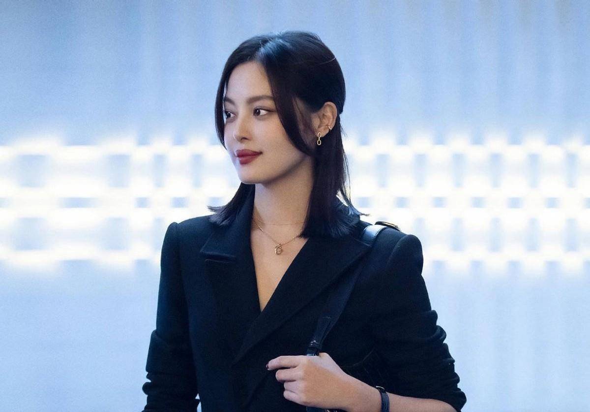 职场|靳东新剧将袭，倪大红和田雨演男配，41岁女主人选成“重头戏”