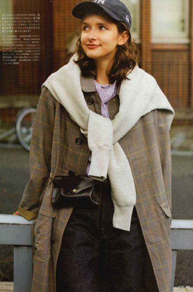 蓝色 冬天过来一半才发现,“叠穿搭配”保暖又时髦,穿对了整容级好看