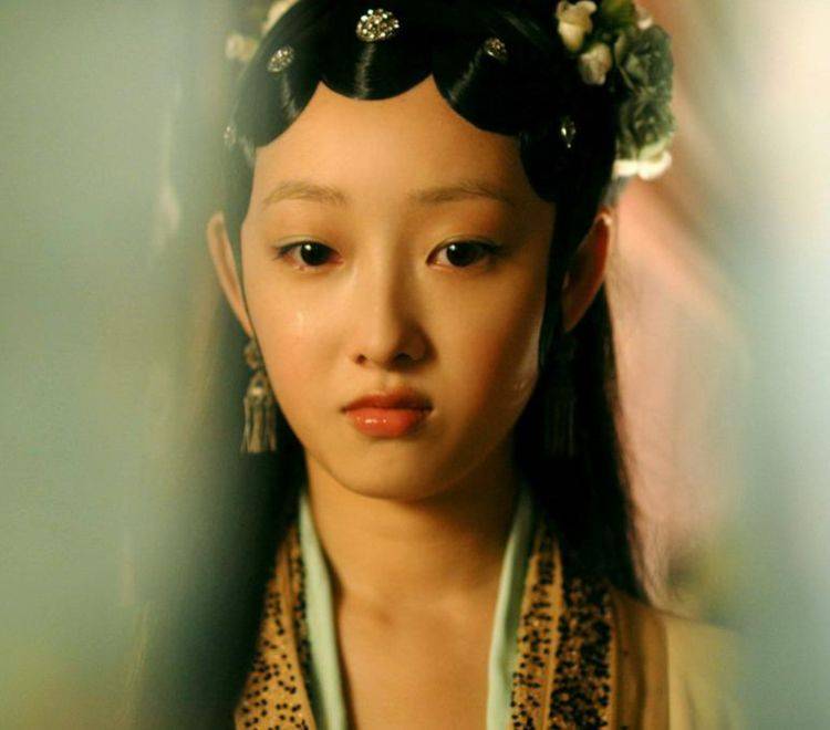 眼睛眼睛不大但很美的女明星，我只服这3位！笑起来太迷人了