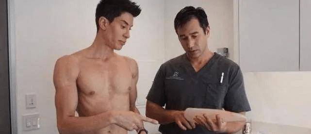 什么10年整容190次,变身猛男芭比,辣眼全网:什么?连全身肌肉都是假的?